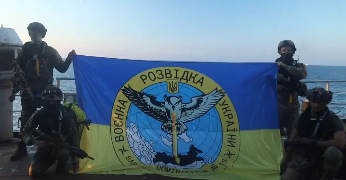 VIDEO: Ukrajinci obsadili ropné plošiny v Černém moři. Rusové jim je zabrali v roce 2015