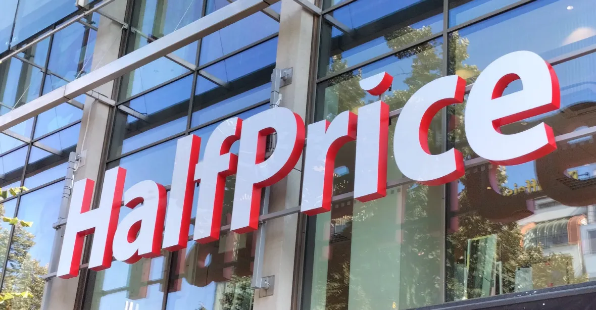 HalfPrice otevírá na Václavském náměstí největší prodejnu ve střední Evropě