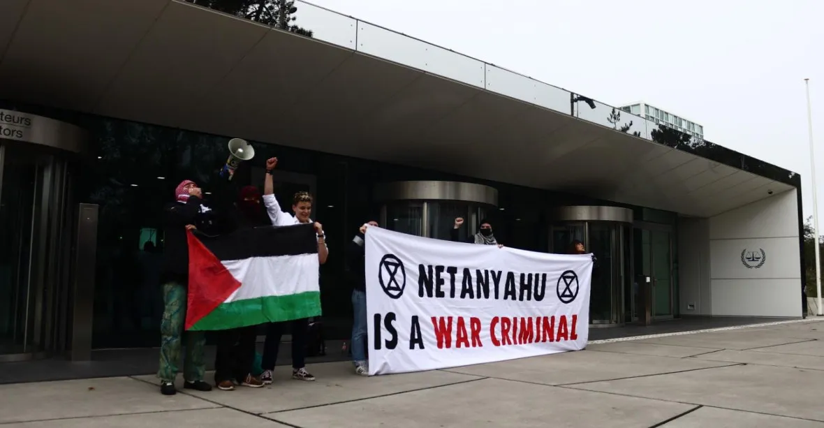 Nejradikálnější aktivisté za klima bojují za Palestinu. Obsadili soud v Haagu