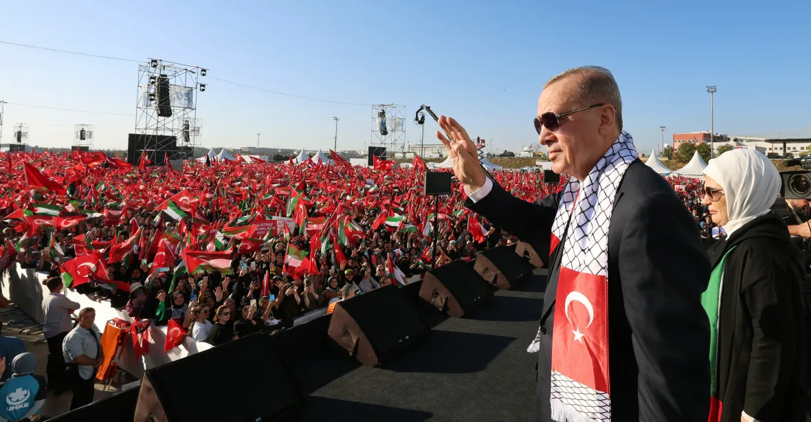 Erdogan: Izrael se dopouští „válečných zločinů“ a bude obětován. Židovský stát stahuje diplomaty