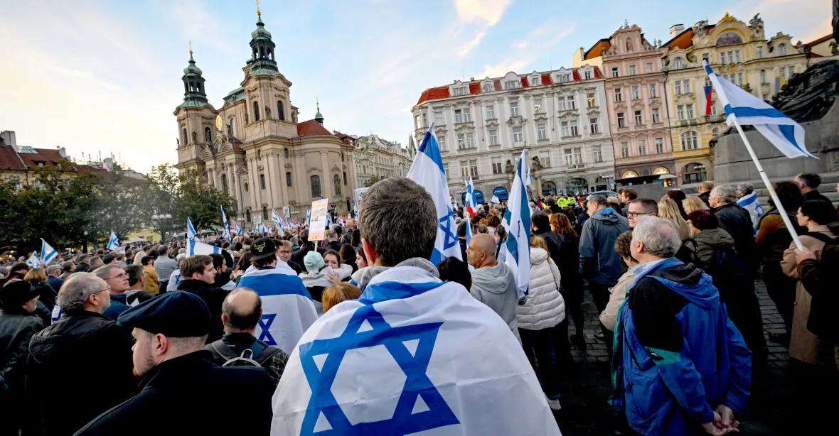 OBRAZEM: Demonstraci za Izrael podpořil Fiala i Duka. „Česko bude hlasem Izraele v Evropě“