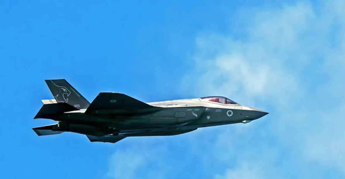 VIDEO: První bojové záběry F-35 z Izraele. Stíhačka poslala k zemi raketu vypálenou z Jemenu