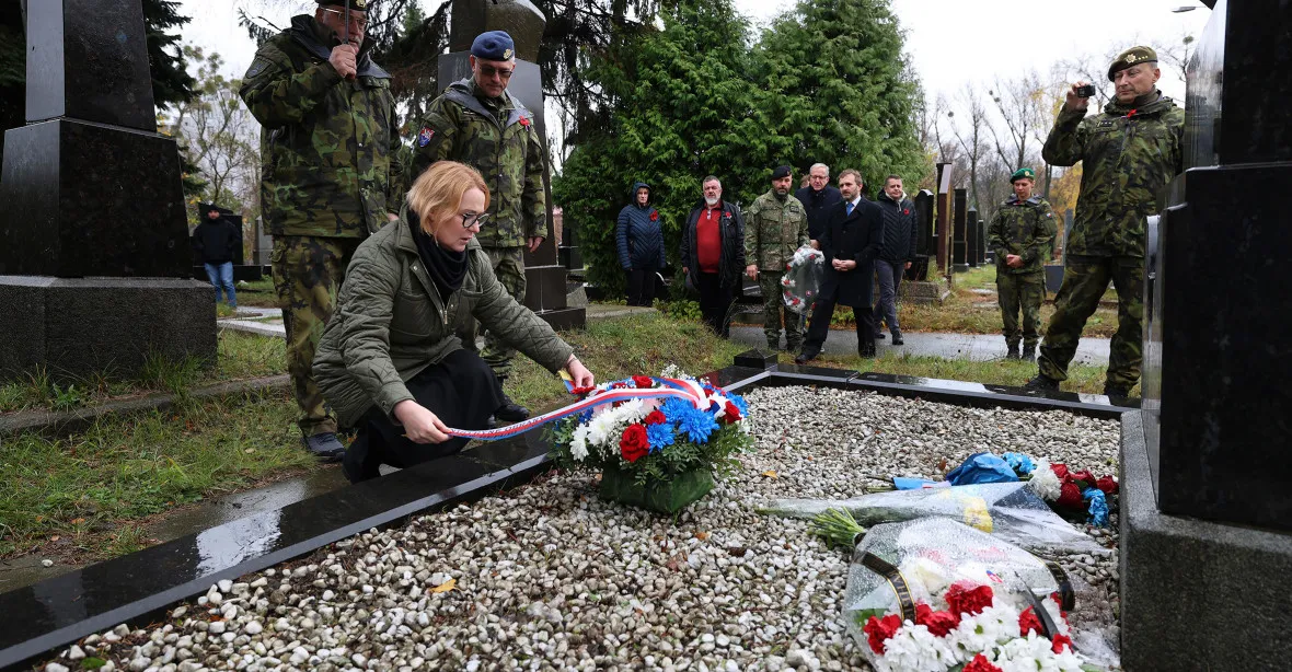 Černochová v Kyjevě uctila památku československých vojáků