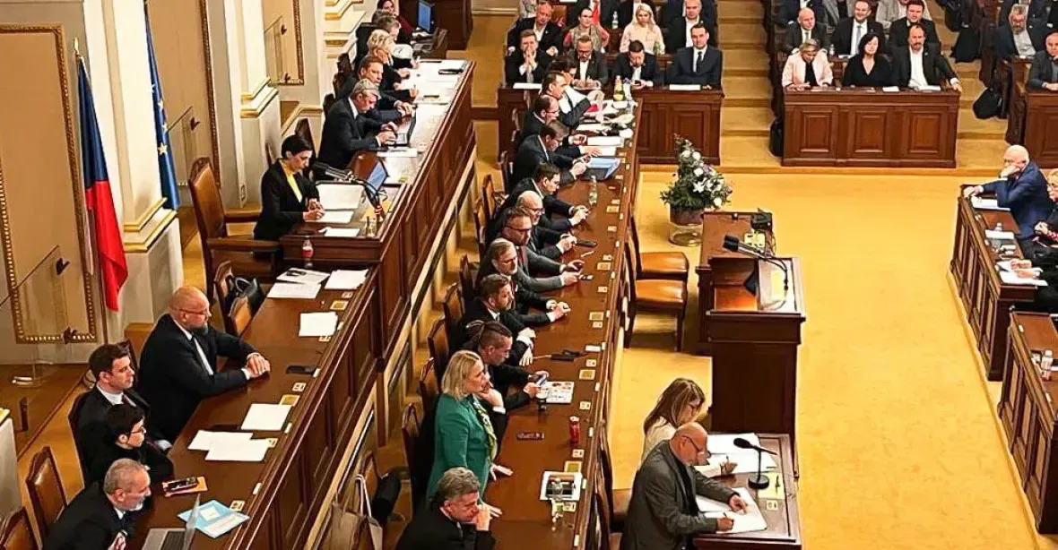 ANO a SPD budou obstruovat korespondenční volbu ve sněmovně