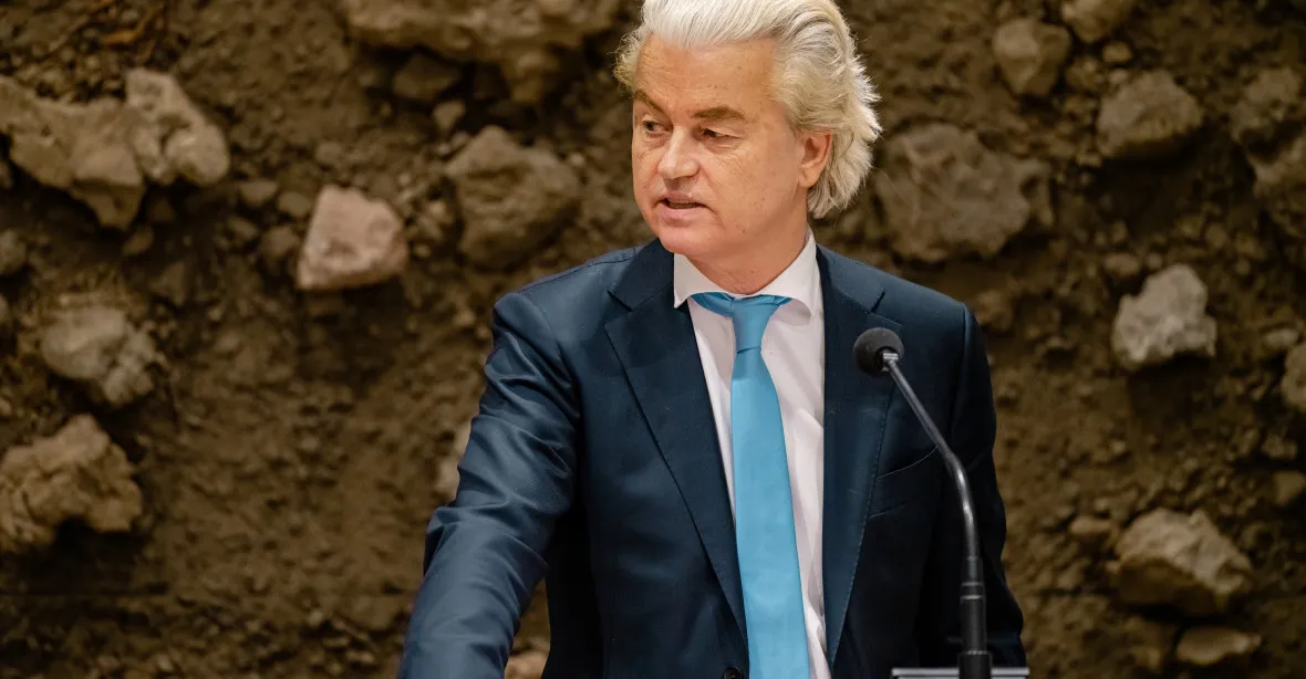 Nizozemci chtějí změnu. Ve volbách vítězí odpůrce islámu a EU Wilders