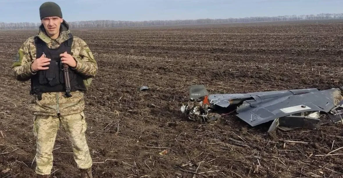 Rusové znovu poslali v noci na Kyjev desítky dronů