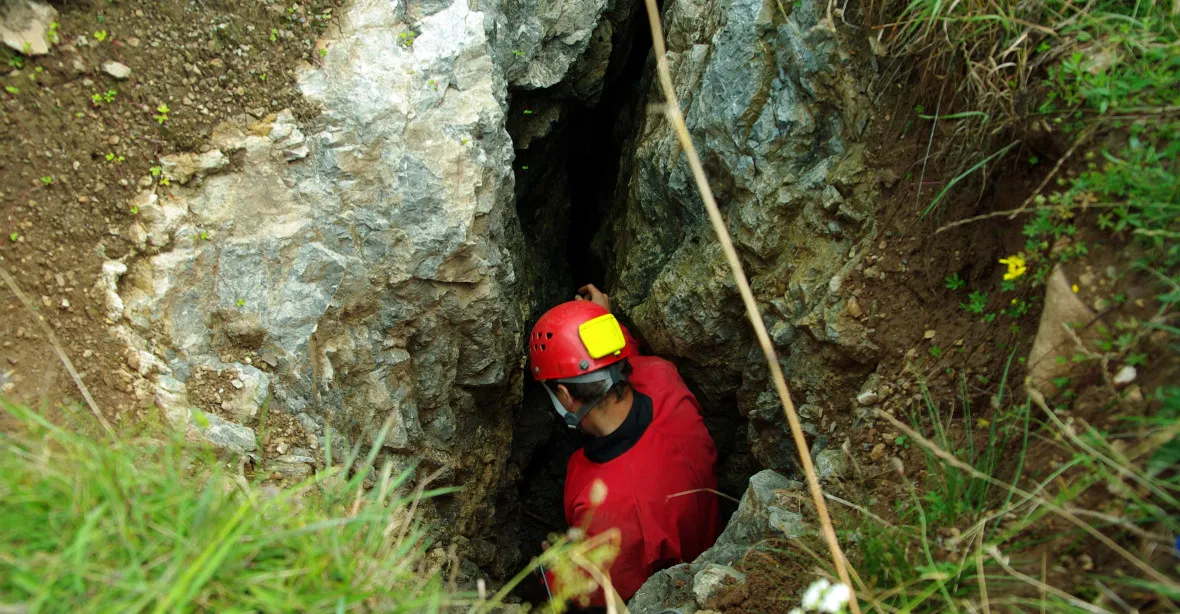 Ze zatopené jeskyně vyprostili záchranáři pěti lidí. Pod zemí byli od soboty