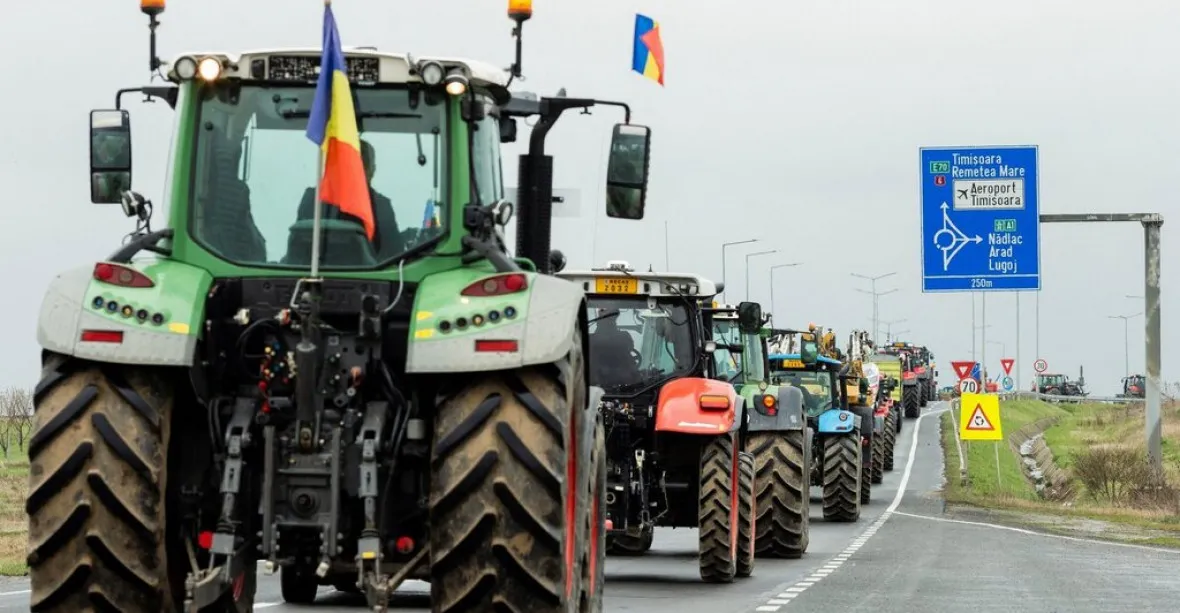 Sedláci s traktory blokovali města v Rumunsku. „Žádný slib spojený s EU se nesplnil“