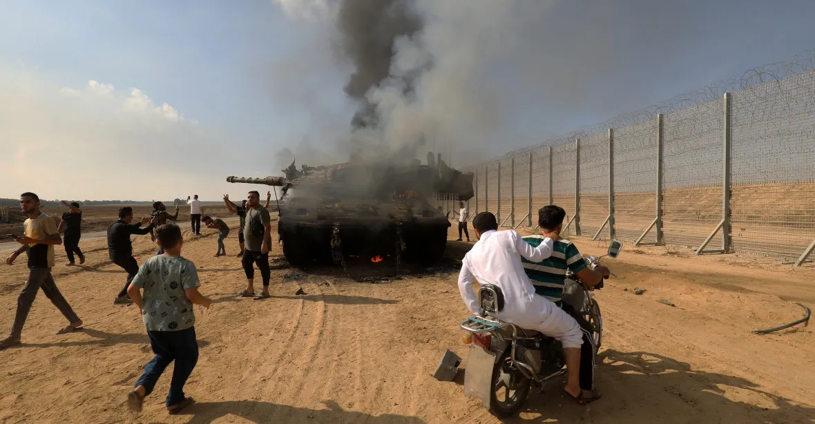 Útok na kibuc, únos ženy, dodávky munice. Jak zaměstnanci OSN pracovali pro Hamás