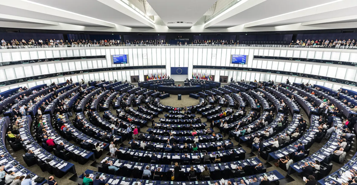 Nová závazná restriktivní rozpočtová pravidla pro země EU. Rozpočty a investice budou pod větší kontrolou Bruselu
