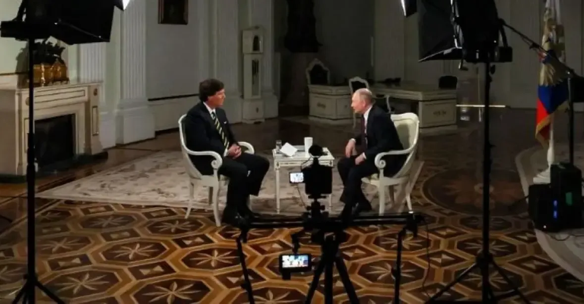 Každý vůdce zabíjí lidi, obhajoval Carlson svůj rozhovor s Putinem