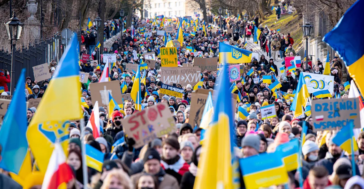 Evropané nevěří ve vítězství Ukrajiny, ale stále ji chtějí podporovat