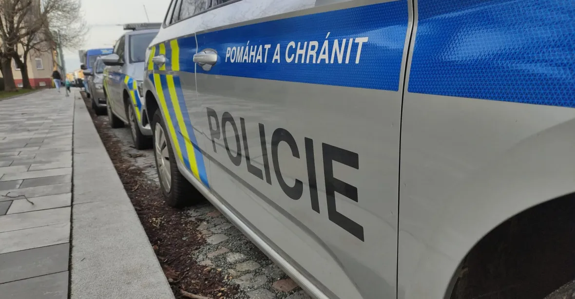 Policie vyšetřuje vraždu matky a dvou dětí v Hořovicích, podezřelý je po smrti