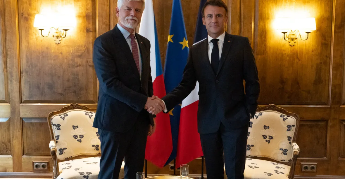Macron jede do Česka. Bude jednat s Pavlem i o českém plánu na munici pro Ukrajinu