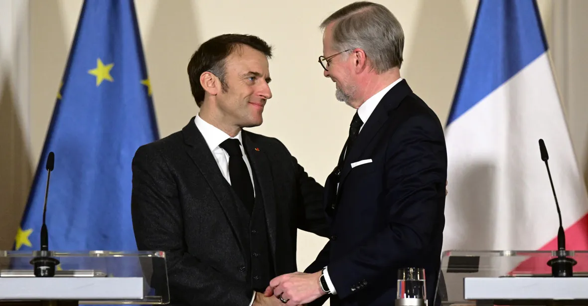 Macron podepsal plán strategického partnerství mezi Českem a Francií