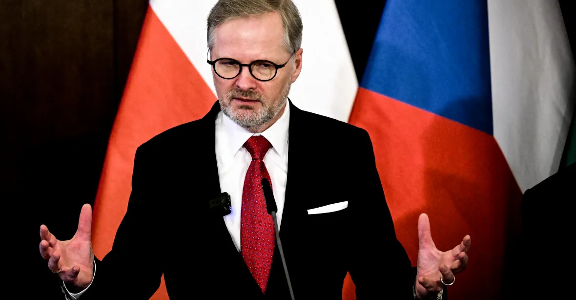 Fiala utnul česko-slovenské mezivládní konzultace. „Ohrozili vzájemné vztahy kvůli válce,“ řekl Fico