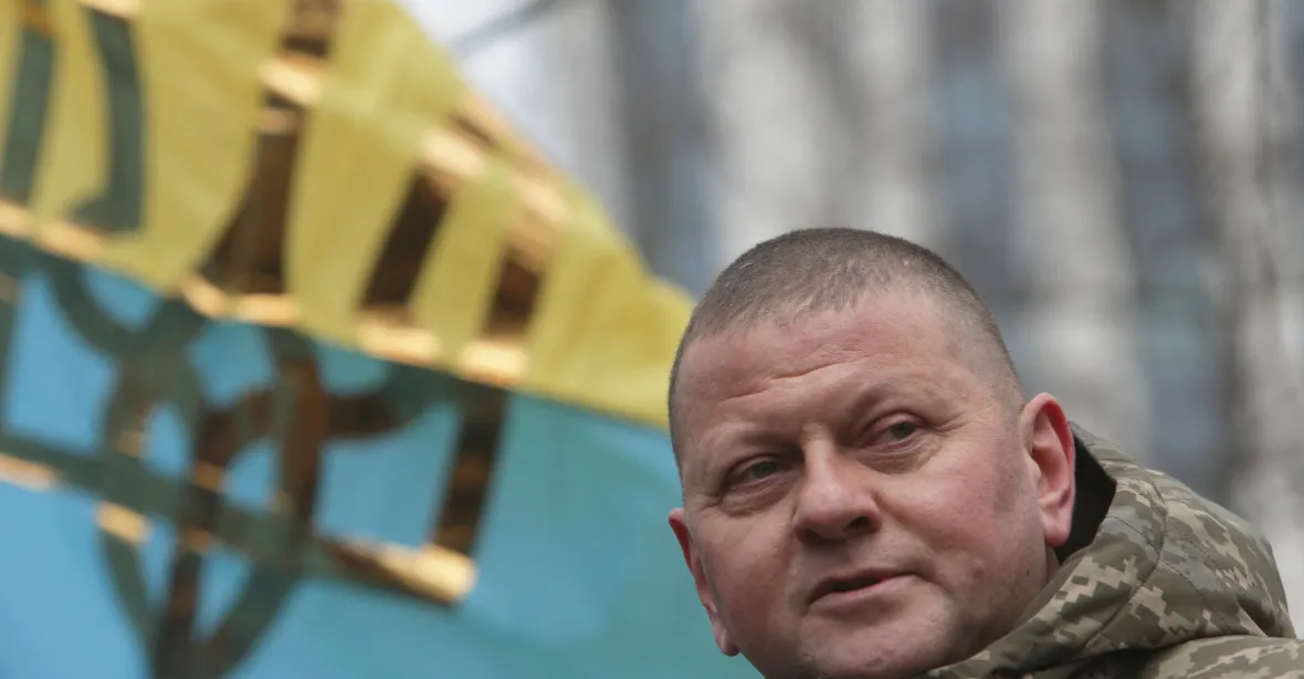 Bývalý velitel ukrajinské armády Zalužnyj mizí do Británie, schválil to Zelenskyj