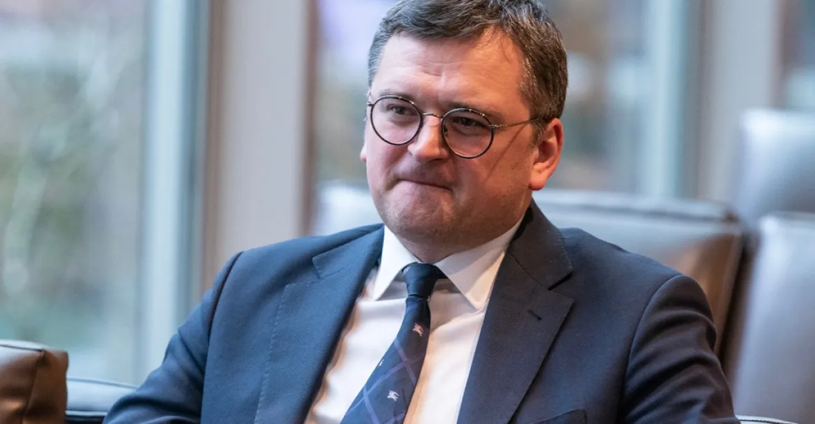Granáty pořízené českou iniciativou už jsou na cestě, oznámil v Kyjevě ministr Kuleba