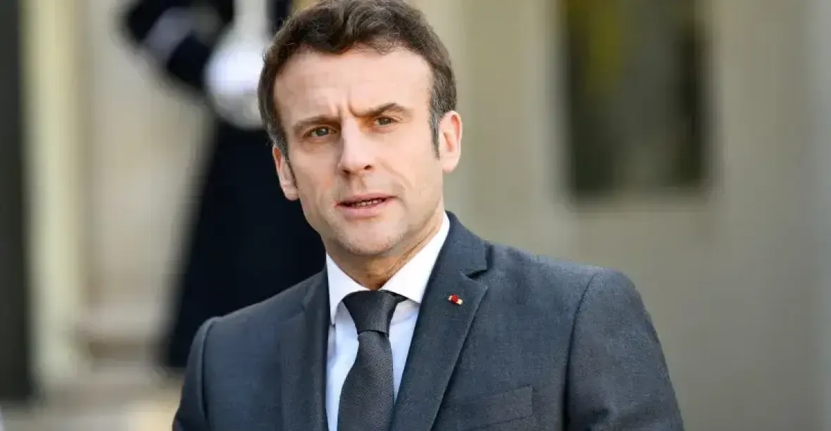 Možná bude nezbytná pozemní operace, uvedl Macron k angažmá Francie na Ukrajině