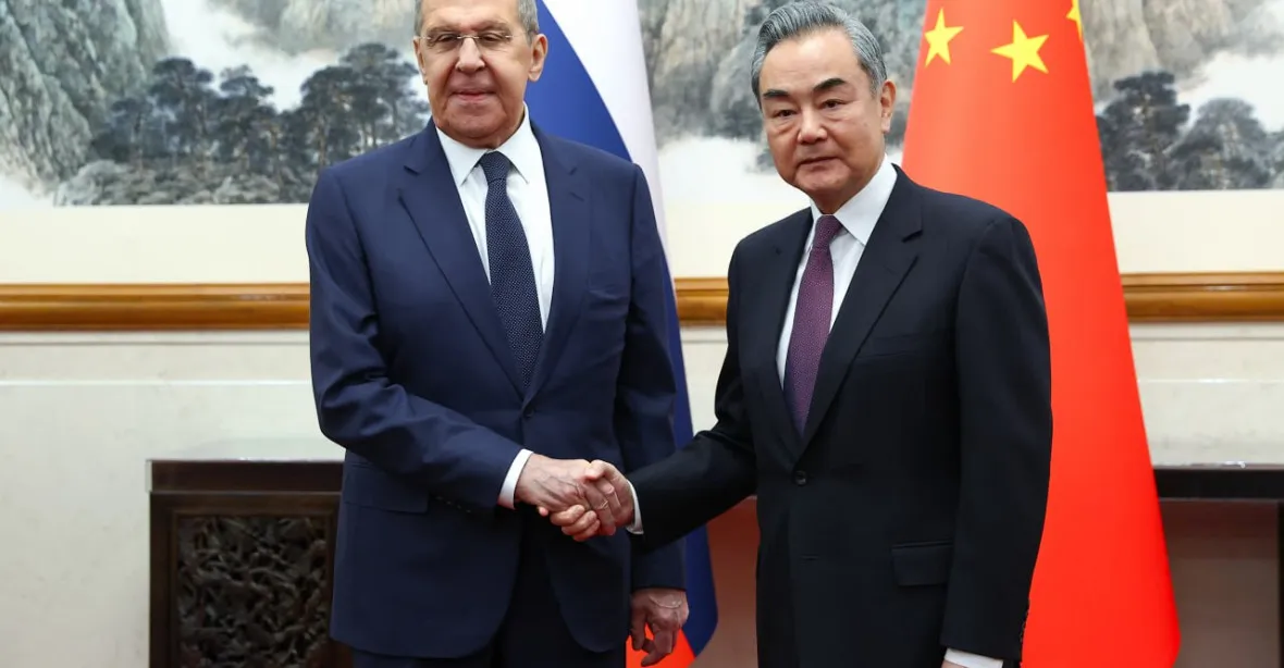 Lavrov v Pekingu. „Čína chce posílit strategickou spolupráci s Ruskem,“ řekl Wang I