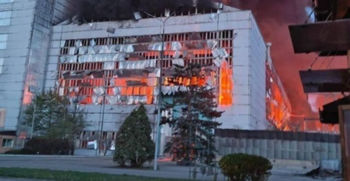 VIDEO: Ruské rakety úplně zničily tepelnou elektrárnu u Kyjeva