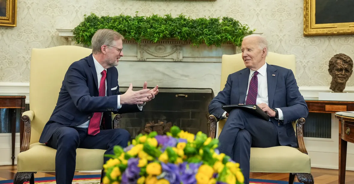 Prezident Biden přijal premiéra Fialu, mluvil o Československu a skvělém spojenci