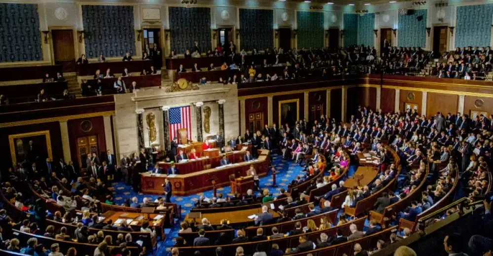 „Je to hanba pro svět.“ Zelenskyj odmítl, aby Kongres USA hlasoval zvlášť o Izraeli a Ukrajině