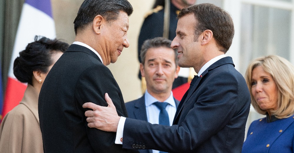 Macron a Si Ťin-pching chtějí olympiádu bez bojů. „Je čas na mírový summit,“ řekl Si o Ukrajině